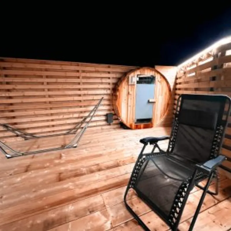 FREE AND EASY CAMP RESORT 個室サウナ 外気浴 3