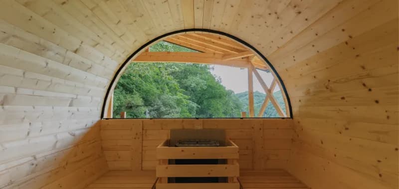 山の中のバレルサウナ Tramonto 個室サウナ 水風呂あり