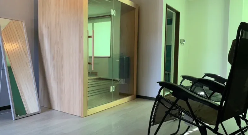 SHORTROOM 個室サウナ セルフロウリュ 3