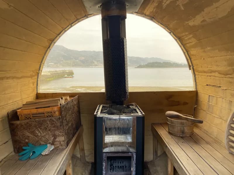 しお活バレルサウナ 個室サウナ 水風呂あり