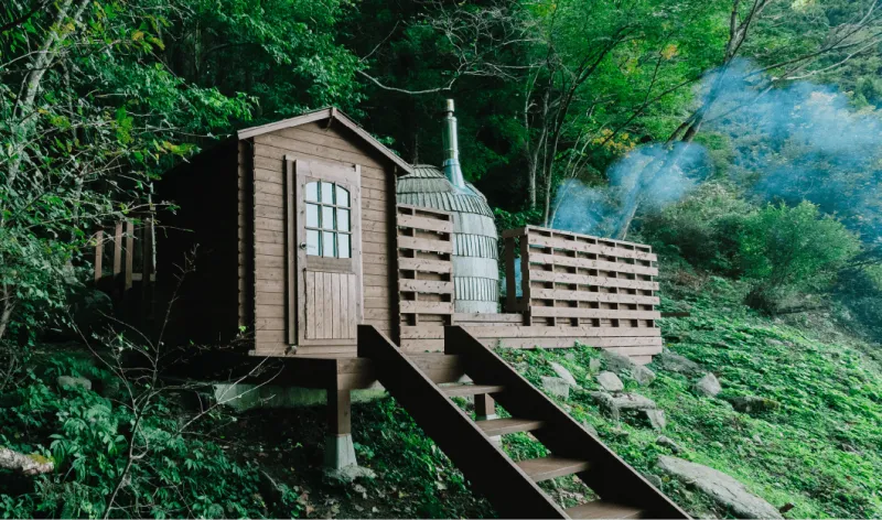 瑞穂ハイランド スキー場内の山岳個室サウナ室(標高700m)